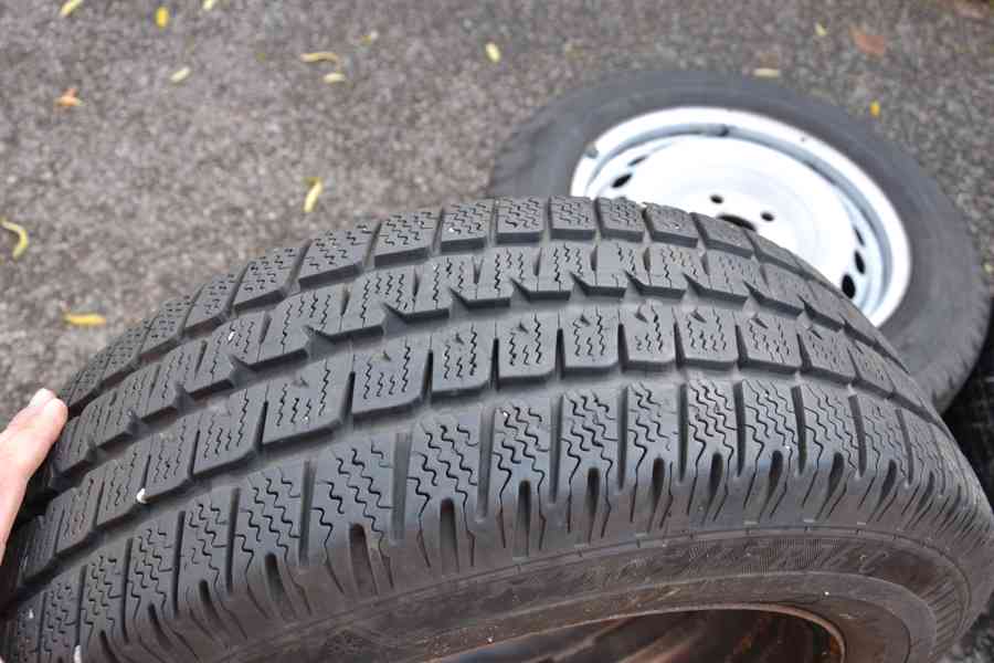 VW T5,T6 (6.1) - Sada pěkných zimních kol 205/65R16C zánovní - foto 10