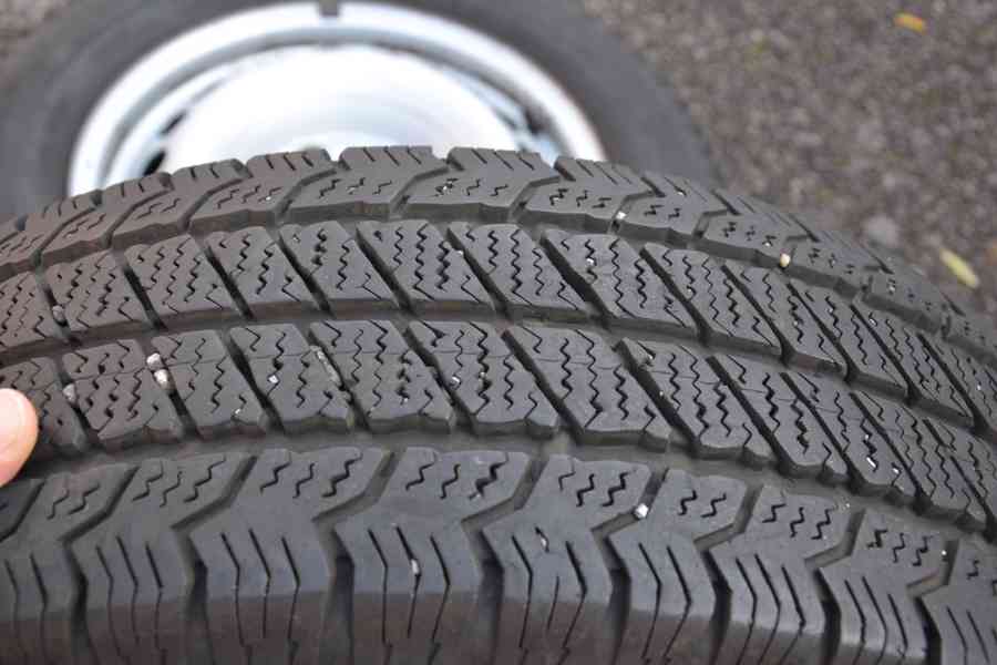 VW T5,T6 (6.1) - Sada pěkných zimních kol 205/65R16C zánovní - foto 15