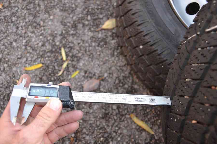 VW T5,T6 (6.1) - Sada pěkných zimních kol 205/65R16C zánovní - foto 17