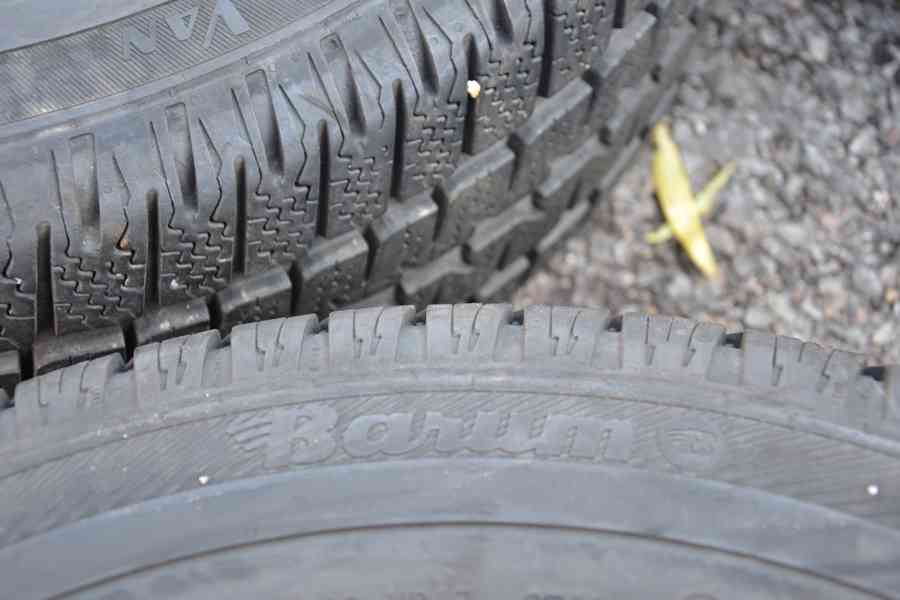 VW T5,T6 (6.1) - Sada pěkných zimních kol 205/65R16C zánovní - foto 12