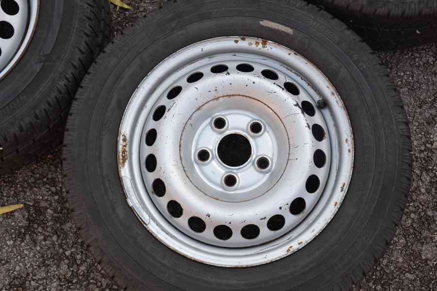 VW T5,T6 (6.1) - Sada pěkných zimních kol 205/65R16C zánovní - foto 7
