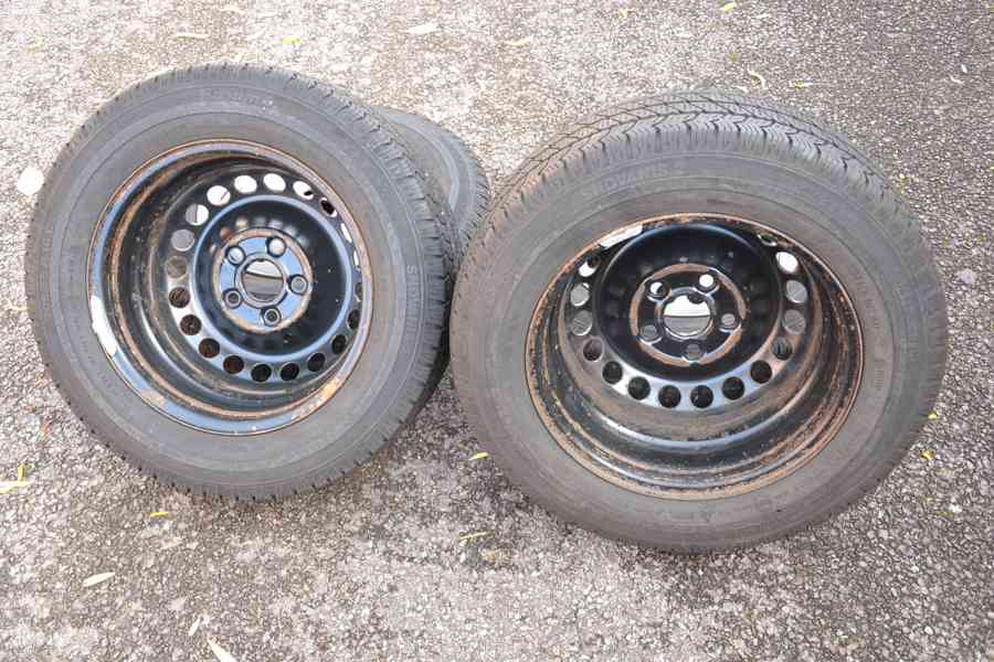 VW T5,T6 (6.1) - Sada pěkných zimních kol 205/65R16C zánovní - foto 16