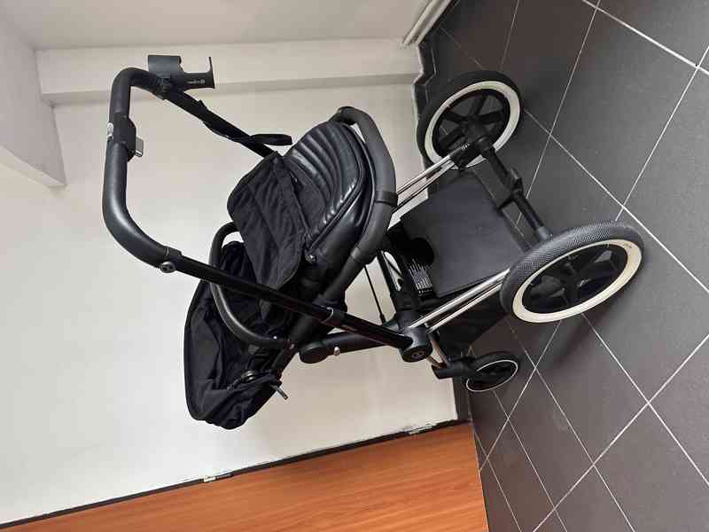 kočárek Cybex Priam – černý, ve skvělém stavu - foto 2