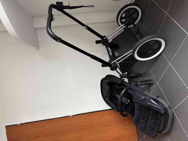 kočárek Cybex Priam – černý, ve skvělém stavu - foto 5
