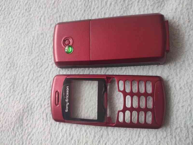 Přední a zadní kryt Sony Ericsson