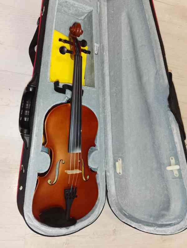 Housle  - foto 3
