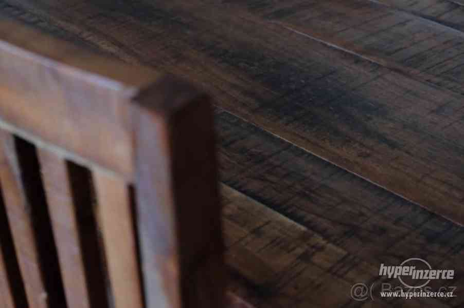 50% SLEVA Jídelní stůl s židlemi akáciové dřevo - foto 6