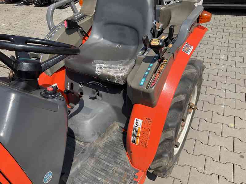 Traktor Kubota GB16, Výkon 16 Hp, Pohon 4x4 - foto 3