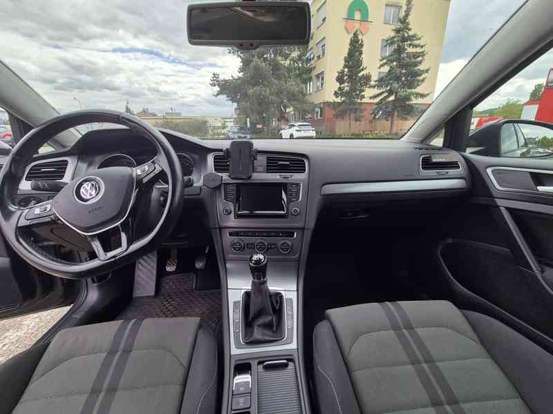 Prodám Volkswagen Golf 1.6, 77kw, r.v. 2013, STK do 4/2026 - foto 9