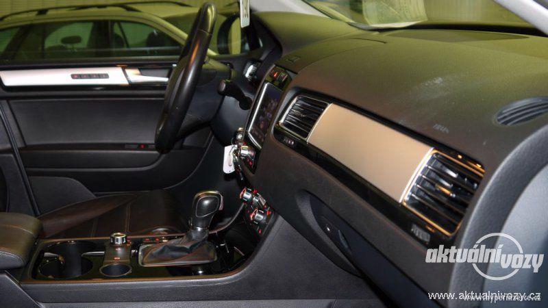 Volkswagen Touareg 3.0, nafta, automat, vyrobeno 2012, navigace, kůže - foto 7