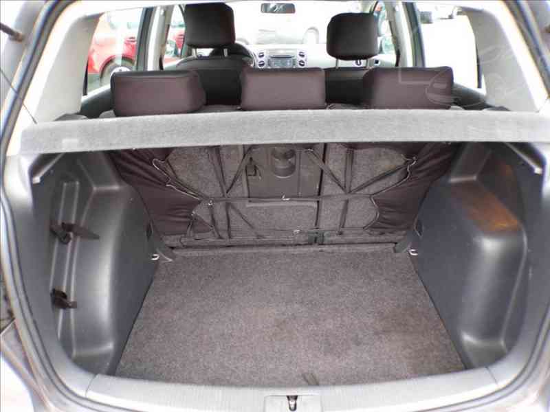 Volkswagen Golf Plus 1,6 MPi NAVI,DIGI.KLIMA - foto 9