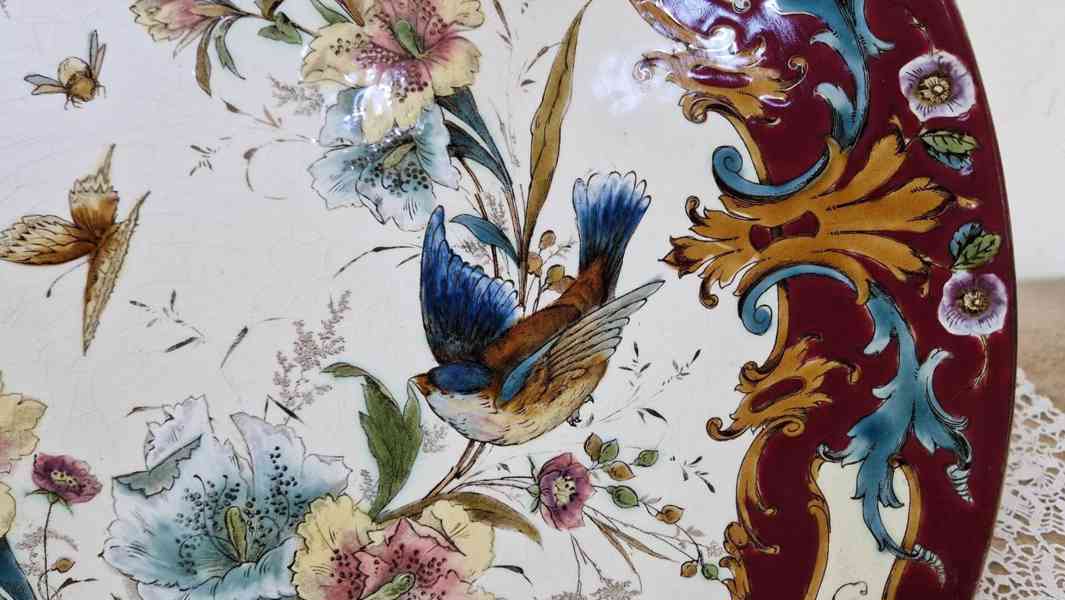 Krásný ručně malovaný plastický Talíř RDZ Majolika  - foto 2