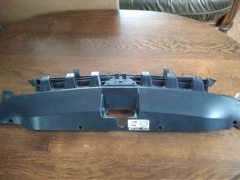 Mřížka masky chladiče originál Peugeot 307 (PSA 7804K6) - foto 3