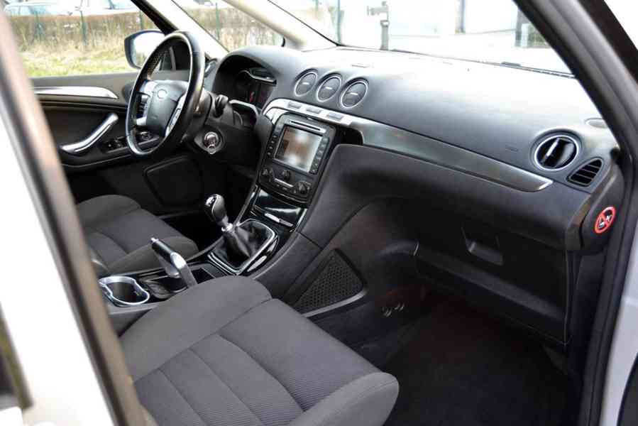 Ford S-Max 2.0 TDCI 120kW Titanium 7 míst - foto 13