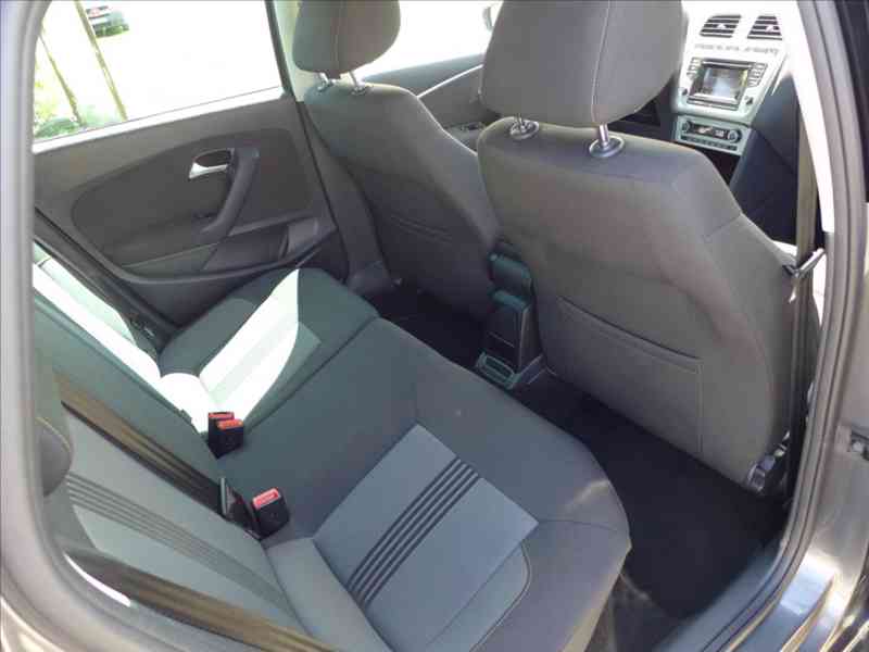 Volkswagen Polo 1,2 TSI DIGI AC, VÝHŘEV, PDC - foto 9
