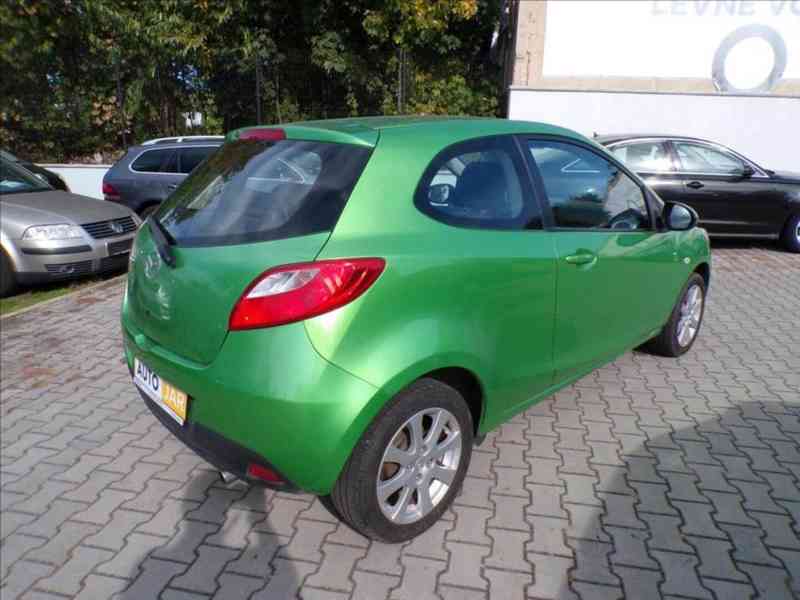 Mazda 2 1,4 i KLIMATIZACE - foto 4