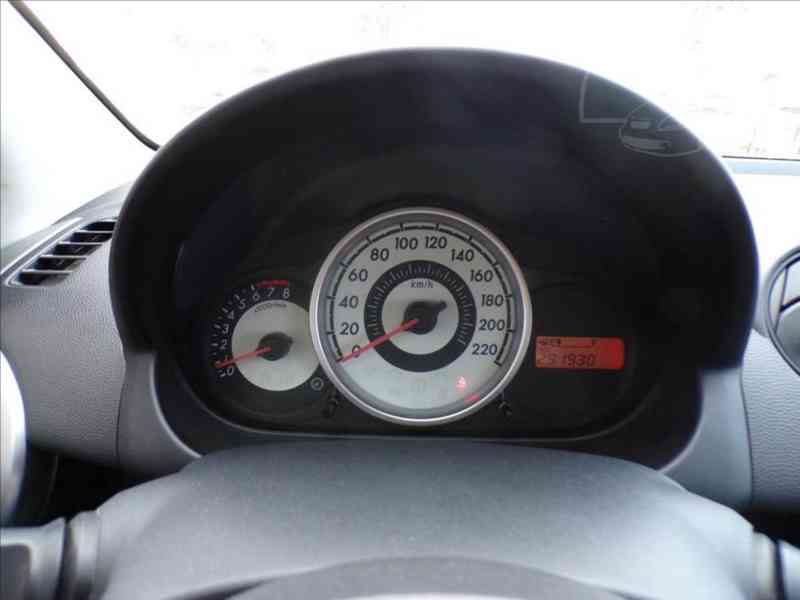 Mazda 2 1,4 i KLIMATIZACE - foto 5