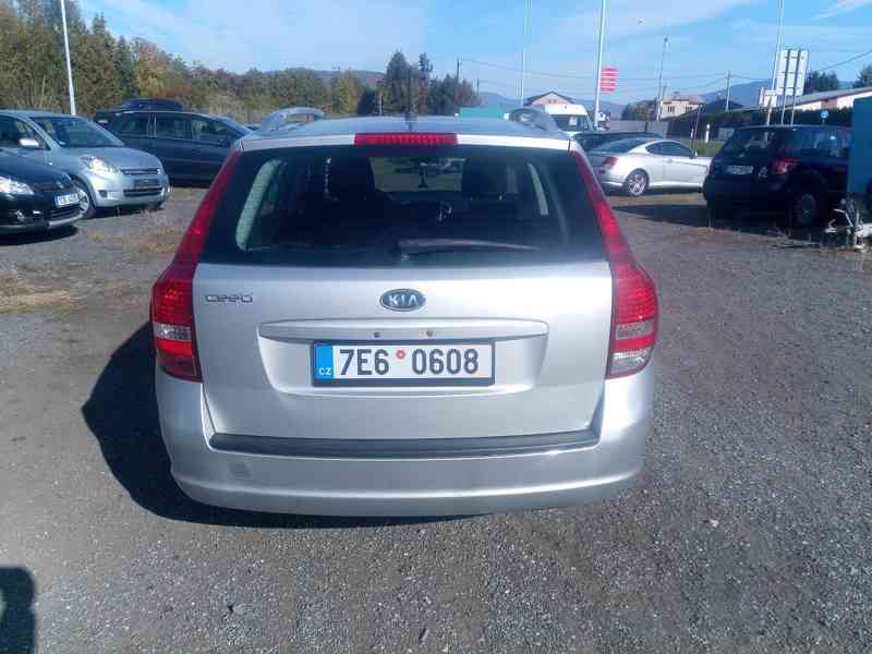 Prodám Kia Cee´d 1.6 CRDi - foto 4