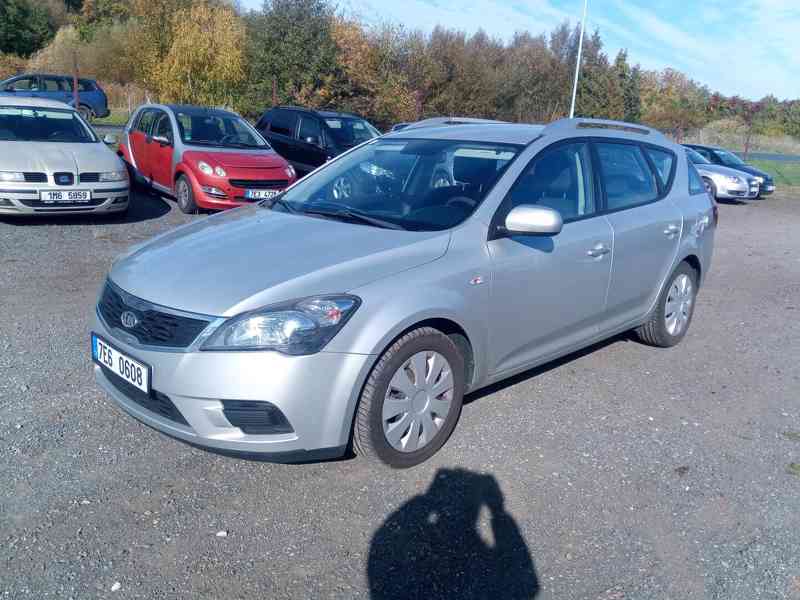 Prodám Kia Cee´d 1.6 CRDi - foto 2