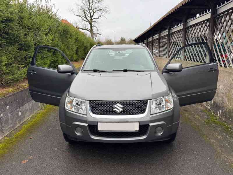 Suzuki Grand Vitara 1.6 Club 4x4 benzín 78kw - foto 12