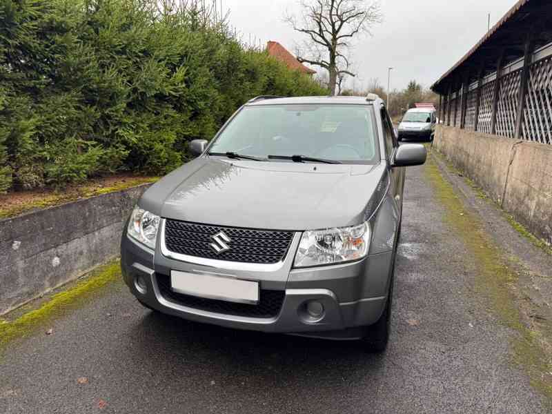 Suzuki Grand Vitara 1.6 Club 4x4 benzín 78kw - foto 9