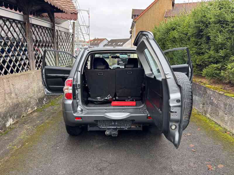 Suzuki Grand Vitara 1.6 Club 4x4 benzín 78kw - foto 5