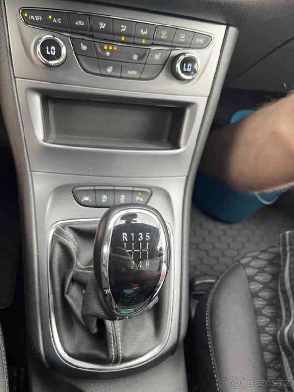 Opel Astra 1,4   K 2019 - foto 10