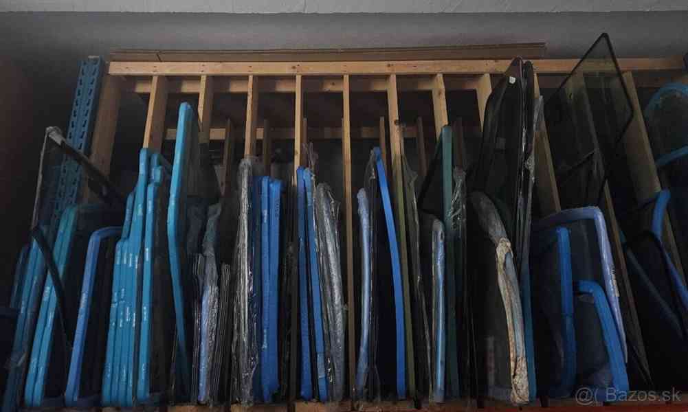 Okno okná sklá sklo na stavebné stroje skladom - foto 1