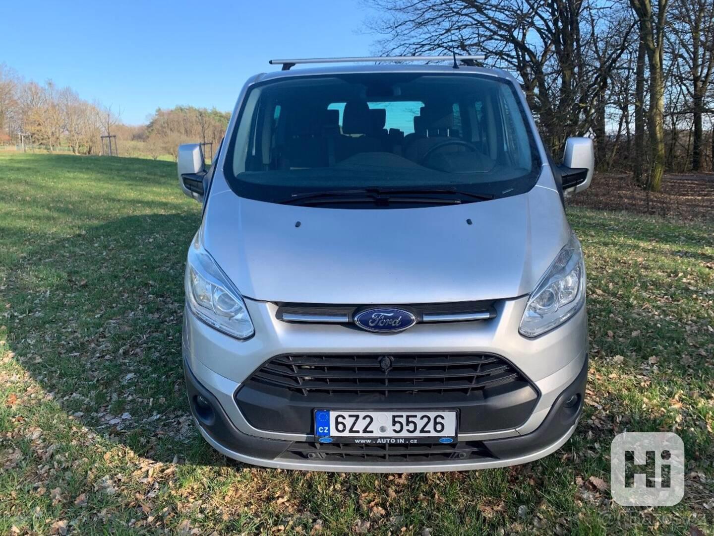 Ford Tourneo Custom - foto 1