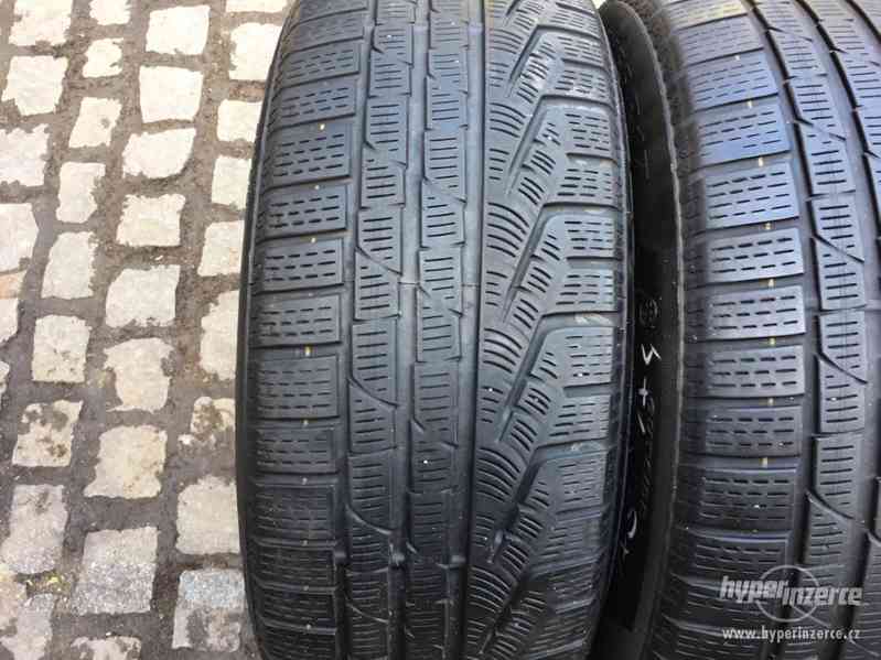 225 55 17 R17 zimní runflat pneu Pirelli Sottozero - foto 2