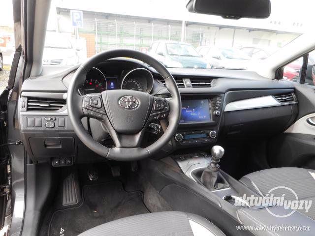 Toyota Avensis 1.8, benzín, vyrobeno 2016 - foto 2
