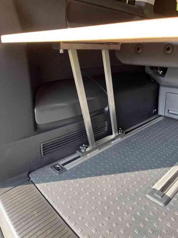 Volkswagen Multivan T5 103 kW, diesel, automat - foto 13