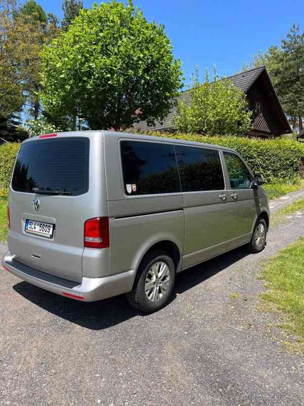 Volkswagen Multivan T5 103 kW, diesel, automat - foto 2