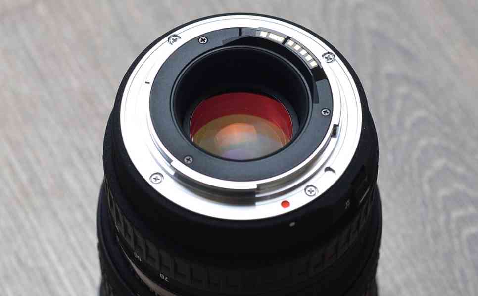 pro Canon - Sigma DG 24-70mm F/2.8 EX ASPHERICAL - foto 4