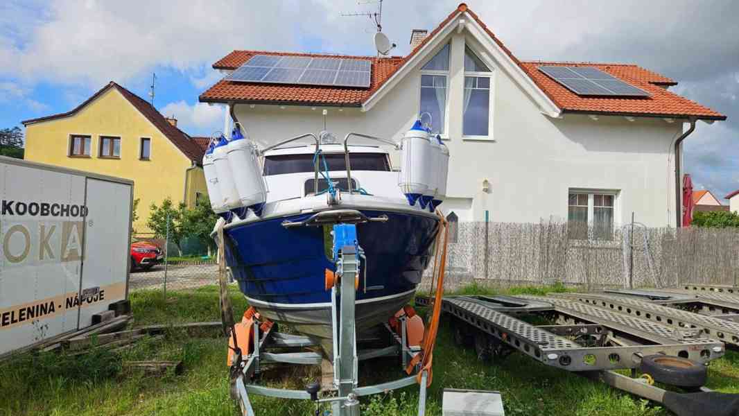 Kajutová loď s dieselovým motorem 26 HP - použitá - foto 3