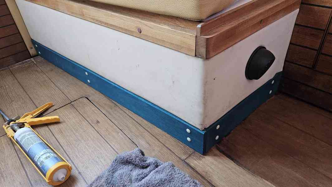 Kajutová loď s dieselovým motorem 26 HP - použitá - foto 6