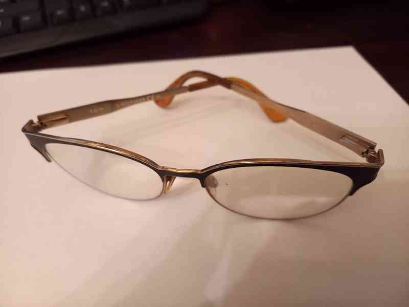 Dioptrické brýle Hilfiger, +2,5 D na obou sklech - foto 4