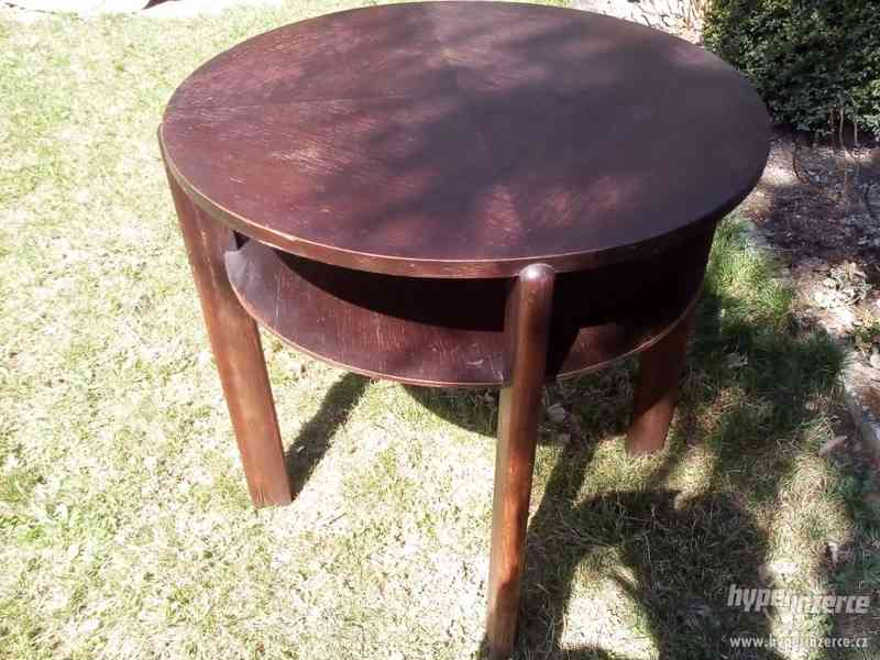 Kulatý stolek - foto 1