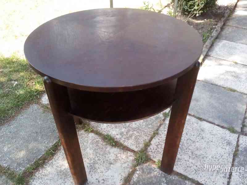 Kulatý stolek - foto 2