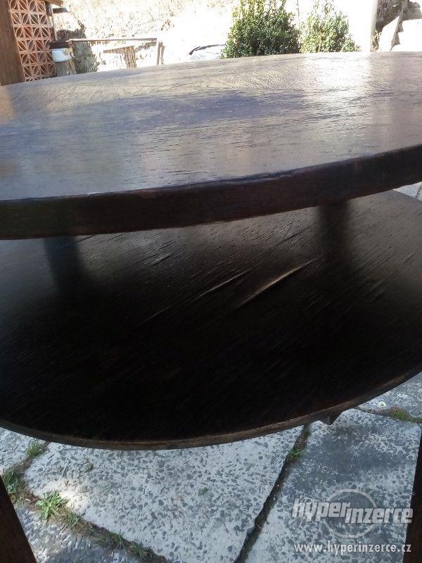 Kulatý stolek - foto 3
