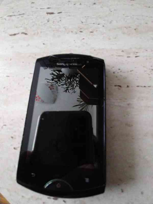 Mobilný telefón Sony Ericsson - foto 1