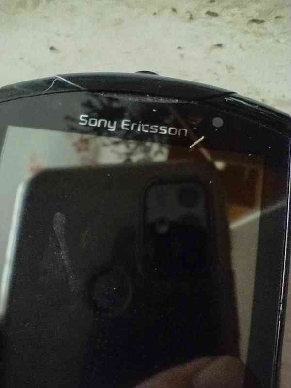 Mobilný telefón Sony Ericsson - foto 3