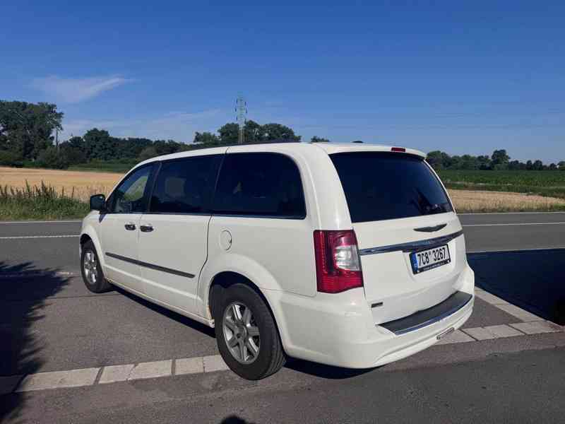 Chrysler Town Country 3,6 V6 RT 2011 - foto 3