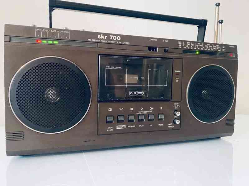 Radiomagnetofon RFT SKR 700, rok 1987 - foto 3