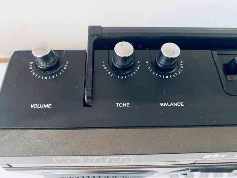 Radiomagnetofon RFT SKR 700, rok 1987 - foto 11