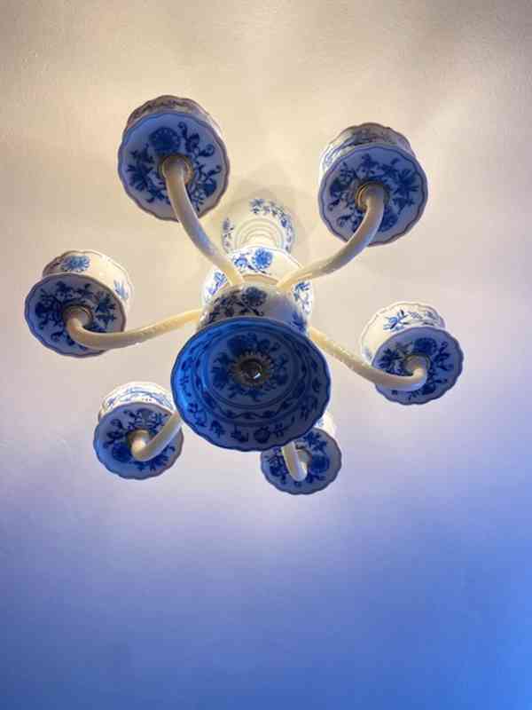 Porcelánový lustr - cibulák - foto 3