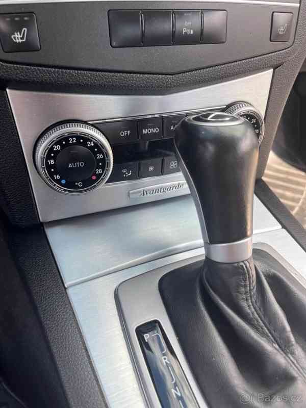Mercedes-Benz Třídy C 1,8   CGI automat 107 000 km - foto 6