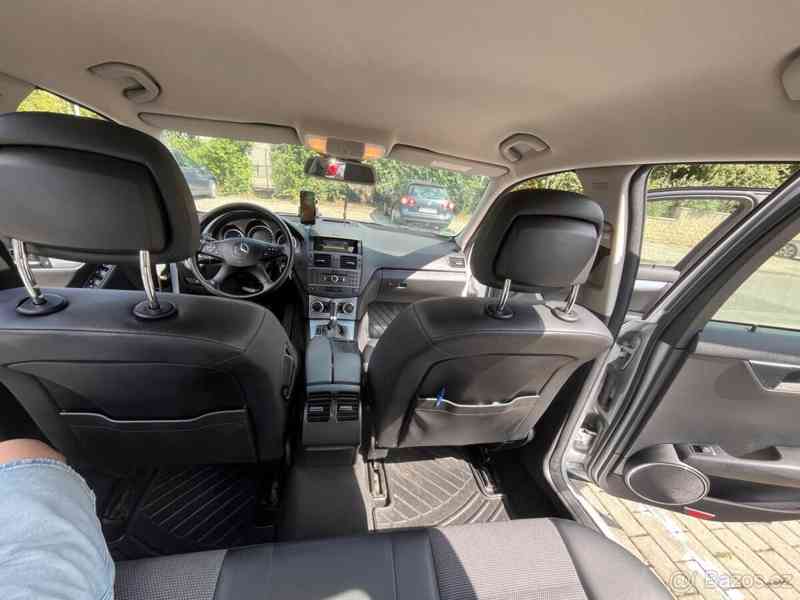 Mercedes-Benz Třídy C 1,8   CGI automat 107 000 km - foto 3