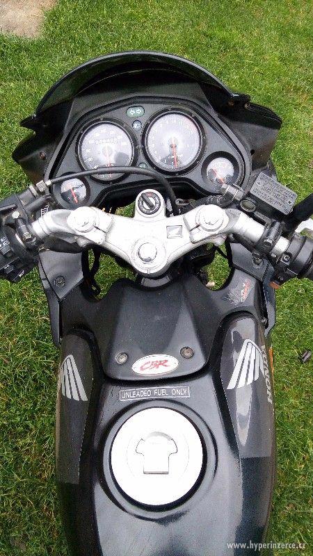 Honda CBR 125R - foto 3