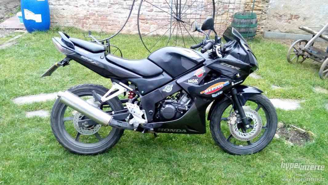 Honda CBR 125R - foto 4